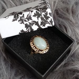14k yellow gold jade ring